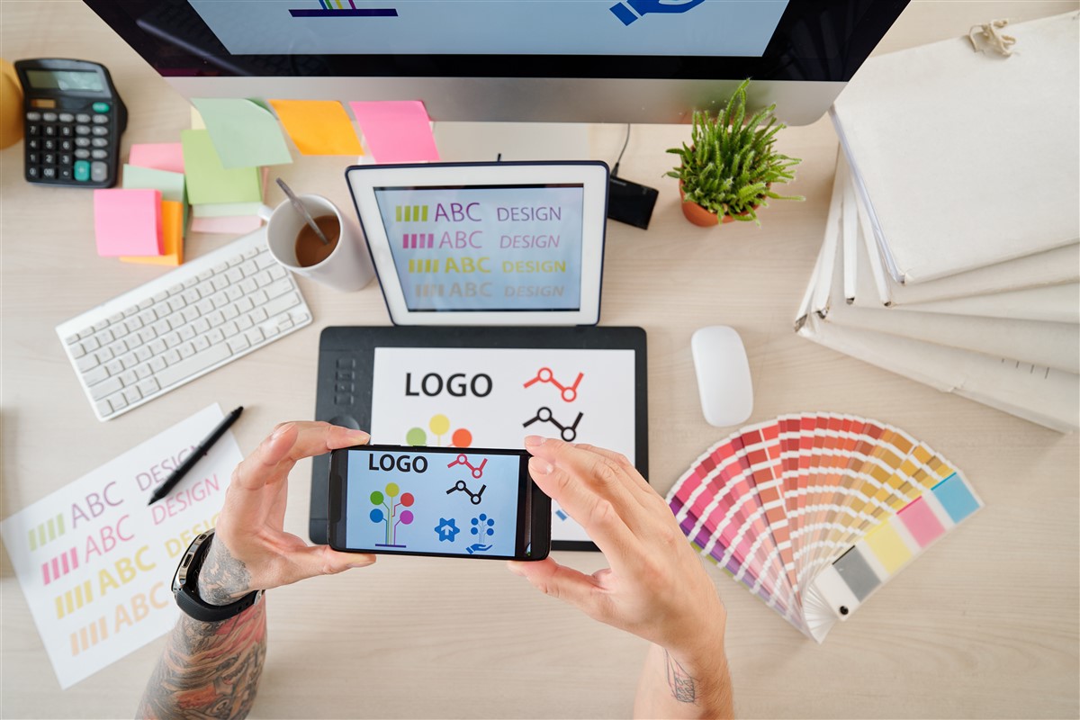 logo gratuit vs payant